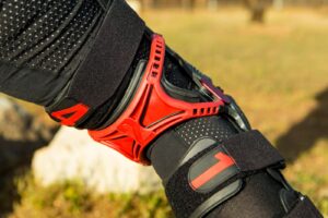 Mobius X8 Knee Braces